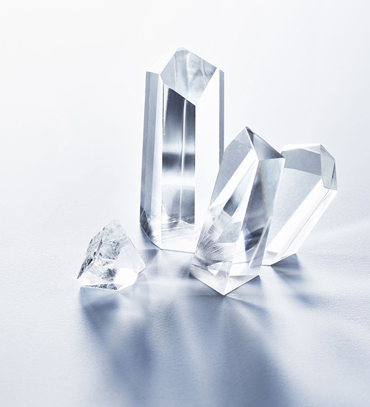 Clear crystal mood expressing Lepique glass-skin precision